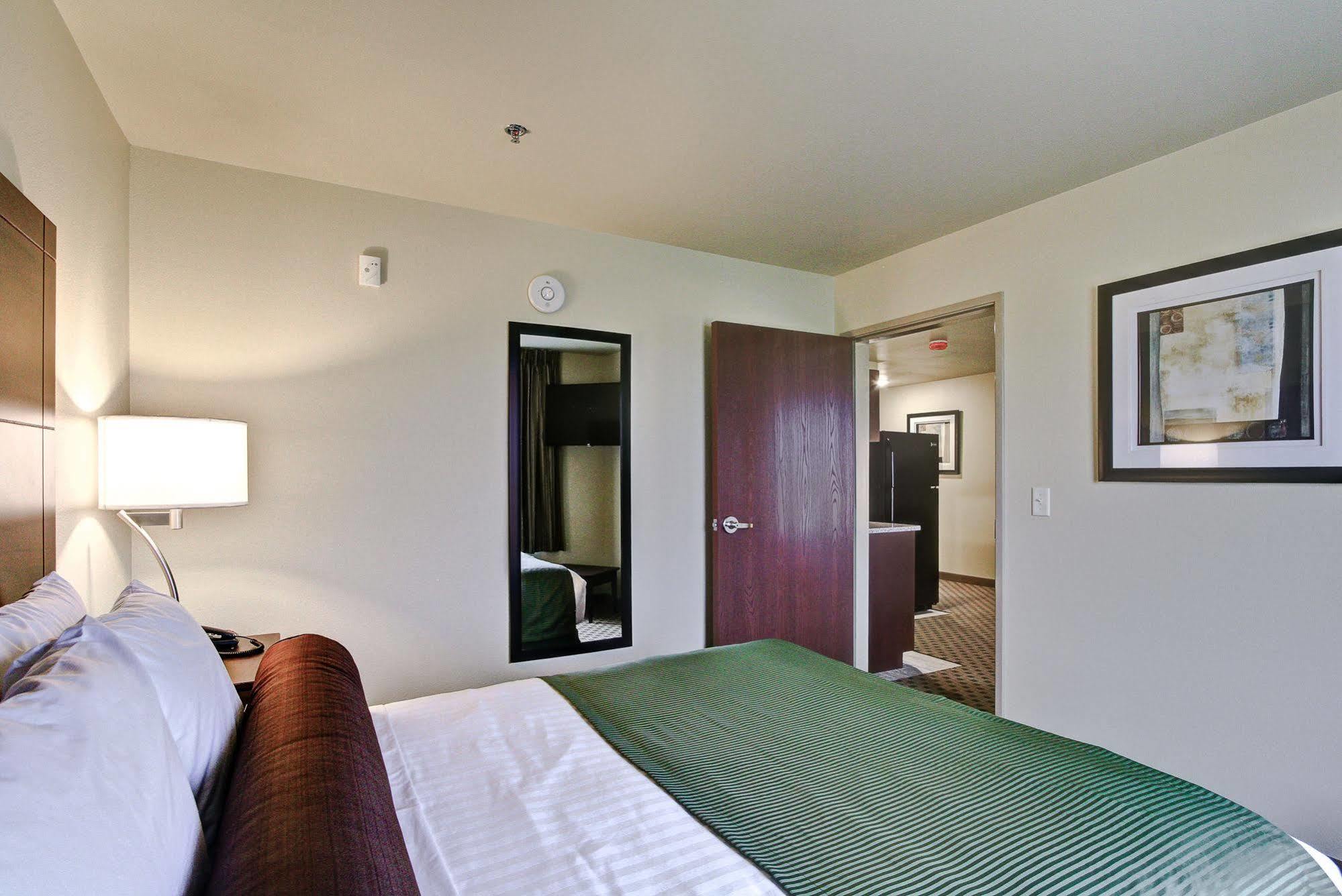 Cobblestone Hotel & Suites Pulaski/Green Bay المظهر الخارجي الصورة