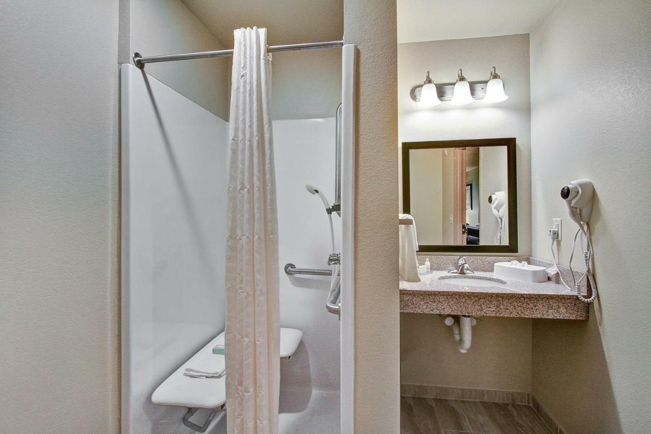 Cobblestone Hotel & Suites Pulaski/Green Bay المظهر الخارجي الصورة