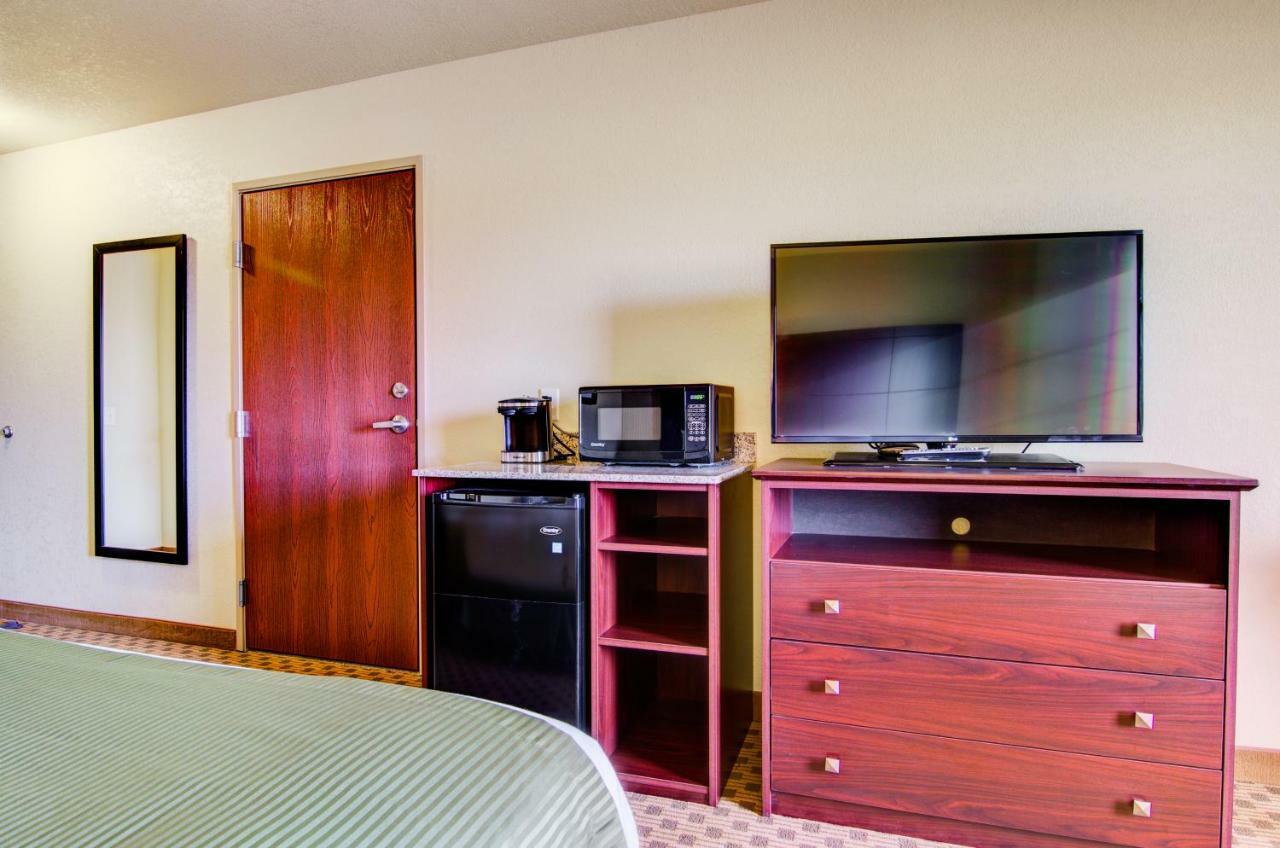 Cobblestone Hotel & Suites Pulaski/Green Bay المظهر الخارجي الصورة